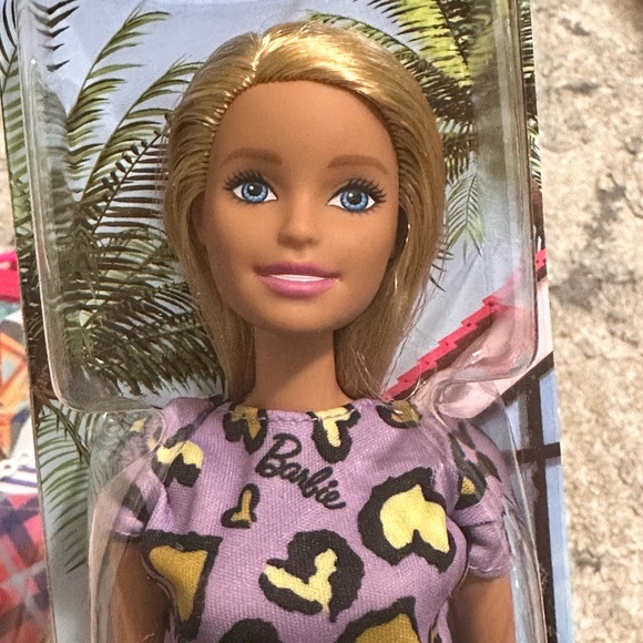 Barbie doll and extra outfit bundle ✨💗 - Picture 2 of 4